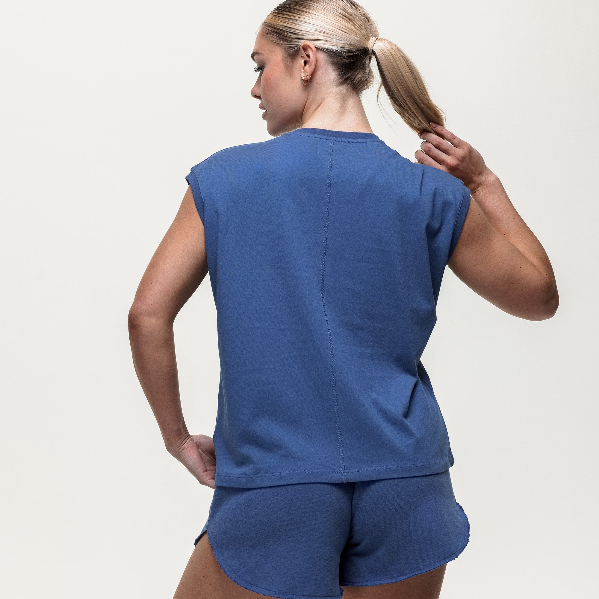 Relax Muscle Tank - Vintage Indigo