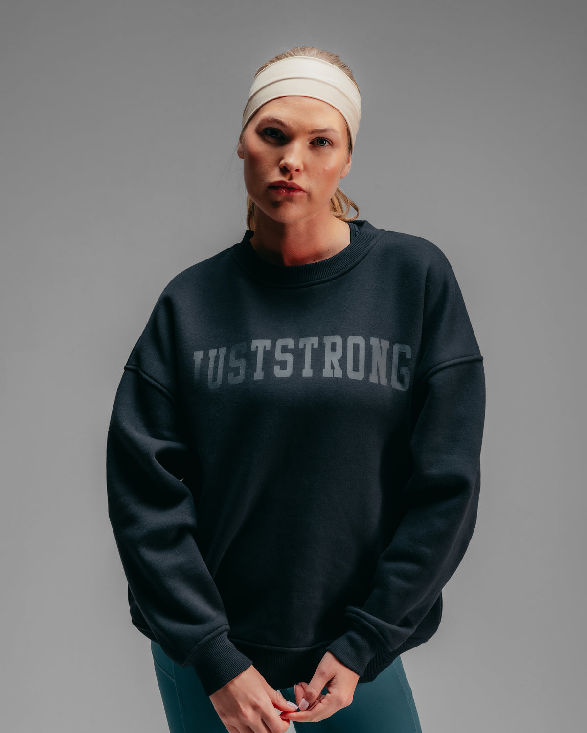 Essentials Oversized Crew - Black